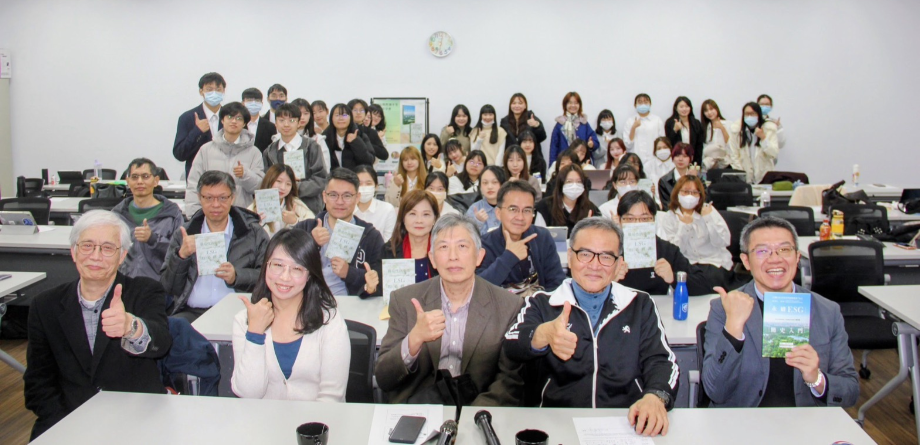 114.12.26 本系黃煥榮老師新書分享會